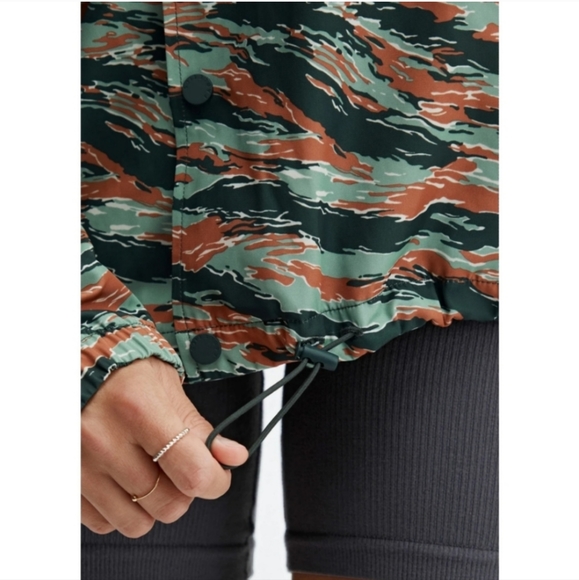 Fabletics Only Coaches Camo Tiger Striped Jacket Women's Size Extra Large XL - Picture 5 of 13